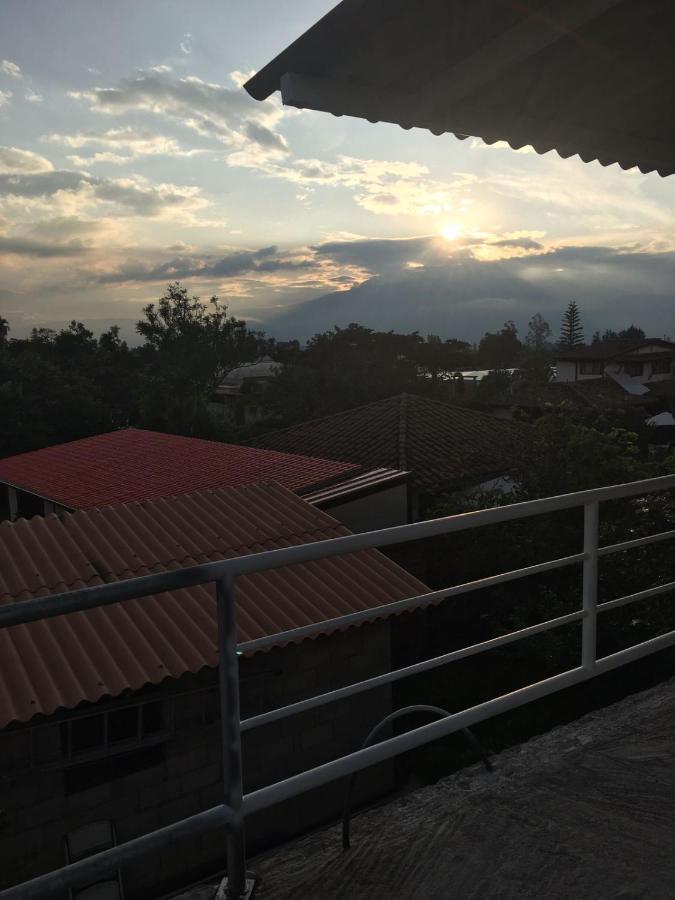 Tababela Airport B&B Bagian luar foto