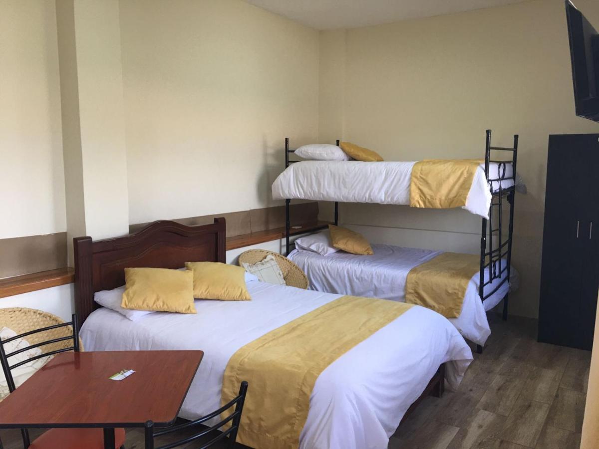 Tababela Airport B&B Bagian luar foto