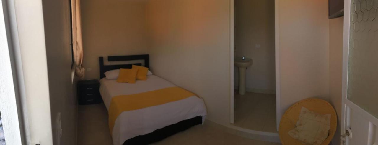 Tababela Airport B&B Bagian luar foto