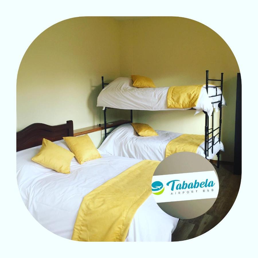 Tababela Airport B&B Bagian luar foto