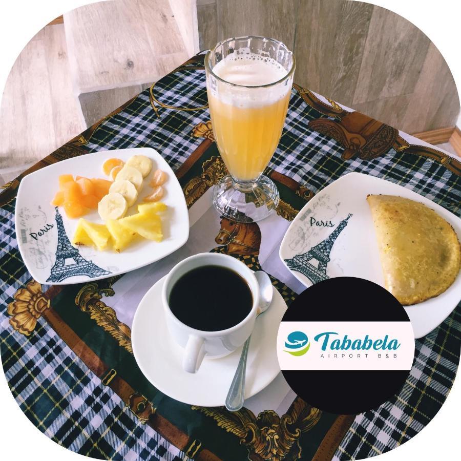 Tababela Airport B&B Bagian luar foto