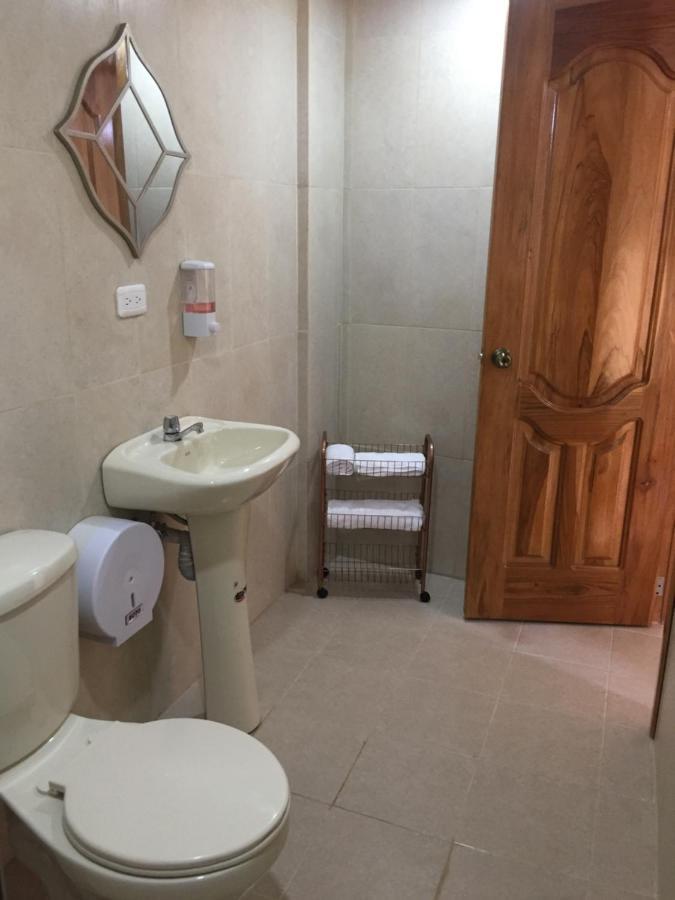 Tababela Airport B&B Bagian luar foto